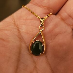 Elegant Gold Necklace with Green Pendant